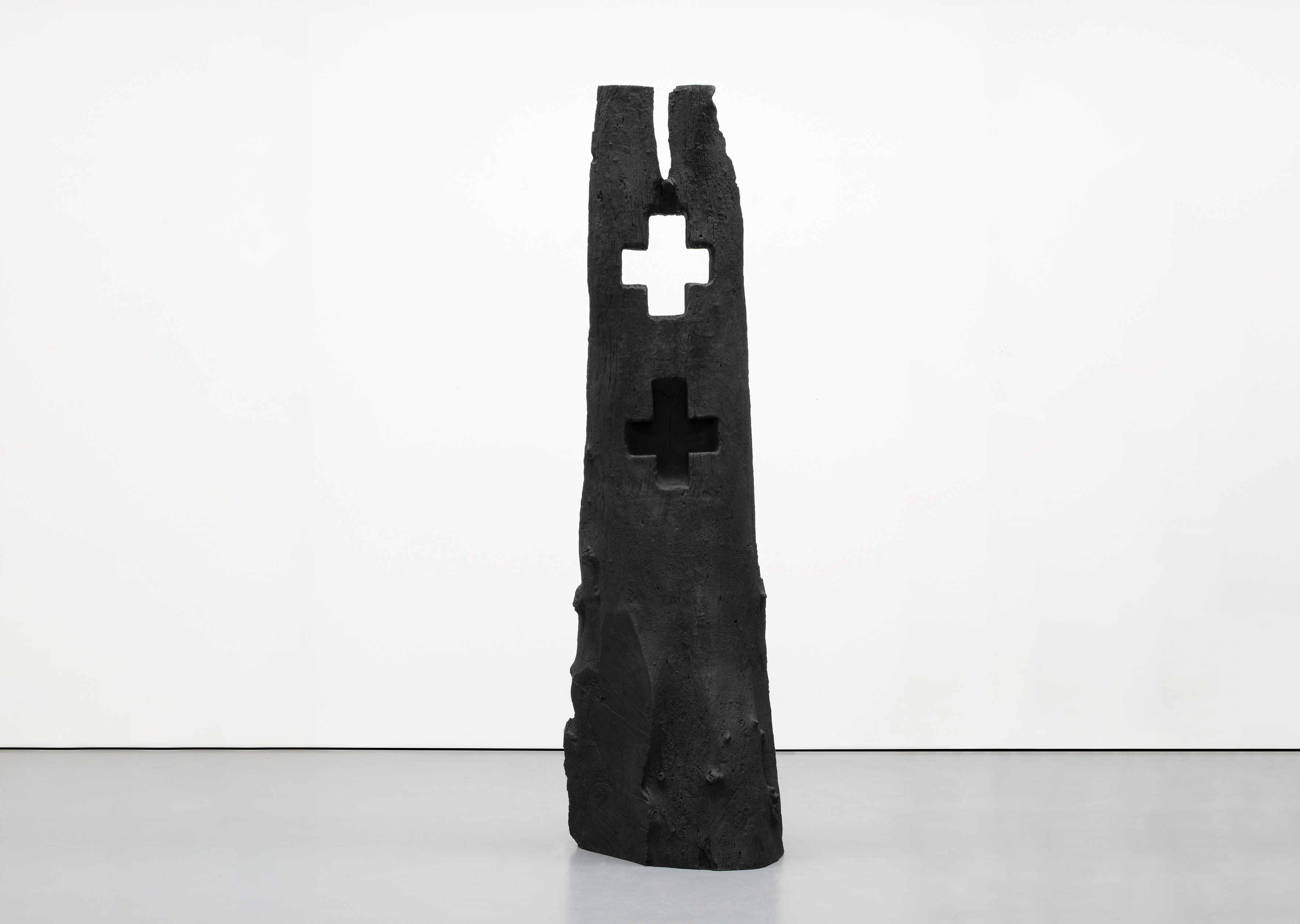 oeuvre Black and Light Cross David Nash